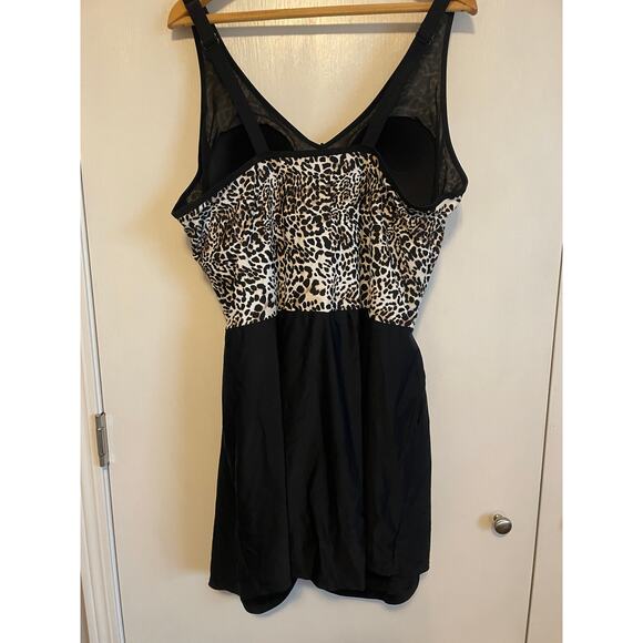 Catherines leopard print 1 piece swim dress built in bra padded wireless 24w - Picture 2 of 7